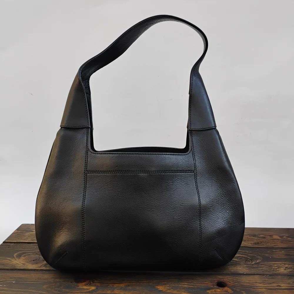 SALVATORE FERRAGAMO Gancini Shoulder Bag Leather Black EE-21 4800